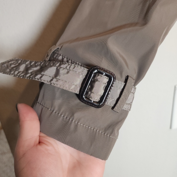 Banana Republic Beige Nylon Double Breasted Belted Trench Coat Size Medium - Picture 10 of 16